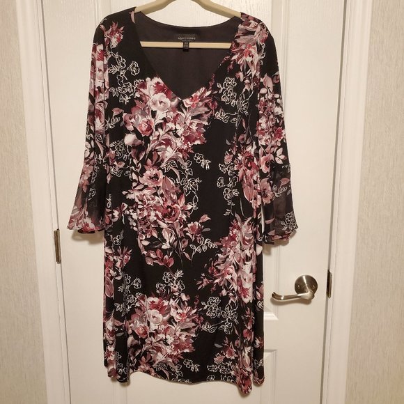 connected apparel Dresses & Skirts - Like New Connected Apparel Dress 20W Black Floral with Bell Sleeves